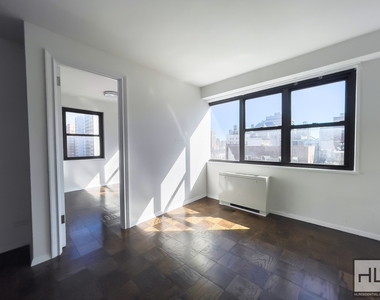 E 16 St - Photo Thumbnail 1