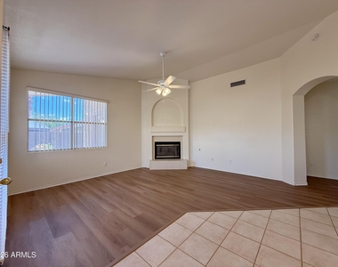 9765 W Yukon Drive - Photo Thumbnail 12