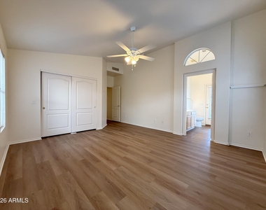 9765 W Yukon Drive - Photo Thumbnail 16
