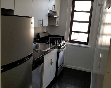 East 38 Street - Photo Thumbnail 4