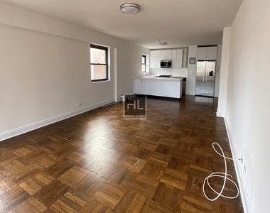 East 35 Street - Photo Thumbnail 2