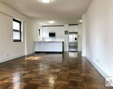 East 35 Street - Photo Thumbnail 3