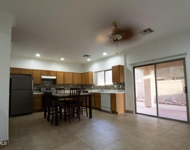 9427 W Virginia Avenue - Photo Thumbnail 5