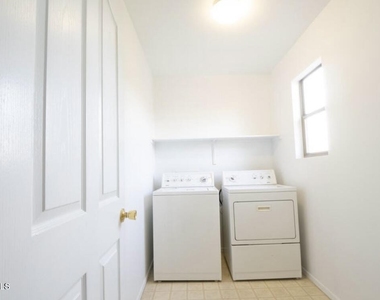 9427 W Virginia Avenue - Photo Thumbnail 13