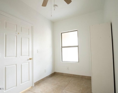 9427 W Virginia Avenue - Photo Thumbnail 8