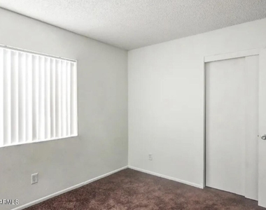1709 W Mountain View Road - Photo Thumbnail 4