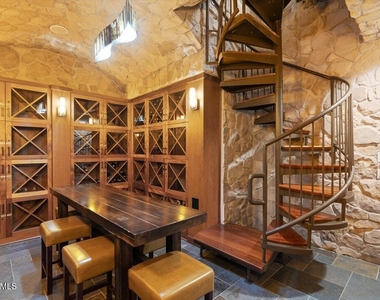 4931 N Woodmere Fairway -- - Photo Thumbnail 32