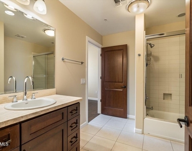 4931 N Woodmere Fairway -- - Photo Thumbnail 21