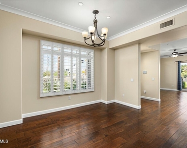 4931 N Woodmere Fairway -- - Photo Thumbnail 9
