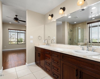 4931 N Woodmere Fairway -- - Photo Thumbnail 18