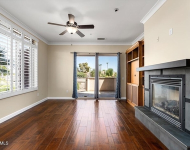 4931 N Woodmere Fairway -- - Photo Thumbnail 11