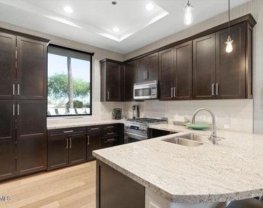 4931 N Woodmere Fairway -- - Photo Thumbnail 31