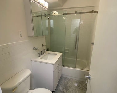 East 35 Street - Photo Thumbnail 11