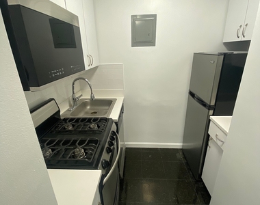 East 35 Street - Photo Thumbnail 9
