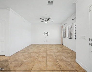 10757 N 74th Street - Photo Thumbnail 6