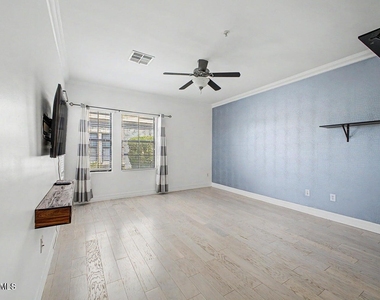 10757 N 74th Street - Photo Thumbnail 17