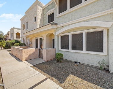 10757 N 74th Street - Photo Thumbnail 3