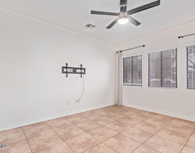 10757 N 74th Street - Photo Thumbnail 5