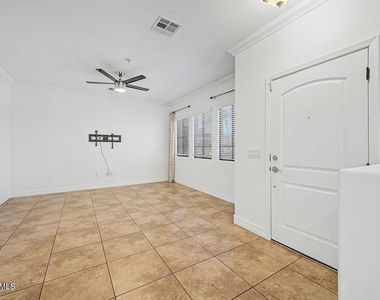 10757 N 74th Street - Photo Thumbnail 4