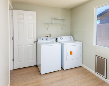 3525 E Hearn Road - Photo Thumbnail 5