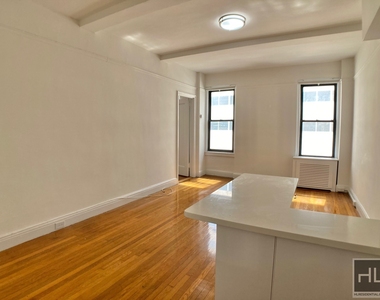 East 46 Street - Photo Thumbnail 1