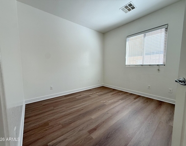 7213 N 72nd Drive - Photo Thumbnail 6