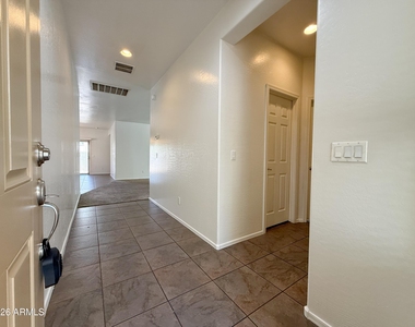 7213 N 72nd Drive - Photo Thumbnail 4