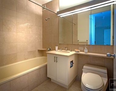 East 75th Street - Photo Thumbnail 7