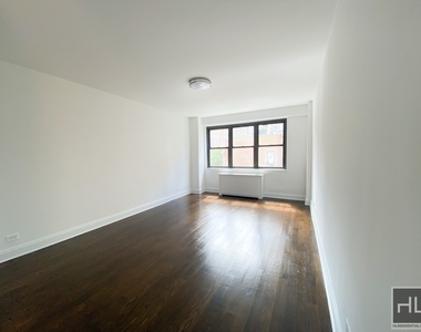 E 16 St - Photo Thumbnail 9
