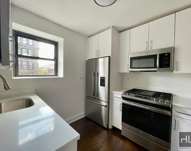 E 16 St - Photo Thumbnail 1
