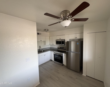 1207 E Jarvis Avenue - Photo Thumbnail 1