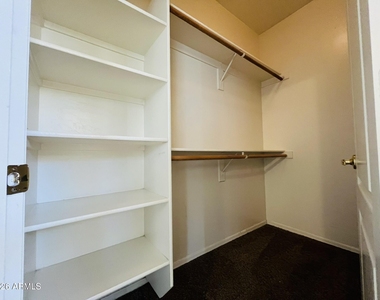 5620 W Ellis Drive - Photo Thumbnail 16