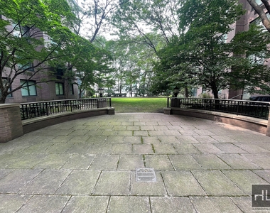 Battery Place - Photo Thumbnail 3