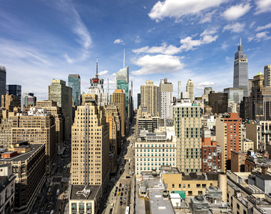 West 34th Street - Photo Thumbnail 4