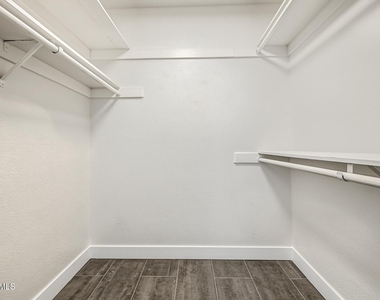 10123 N 96th Avenue - Photo Thumbnail 13