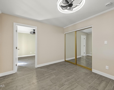10123 N 96th Avenue - Photo Thumbnail 17