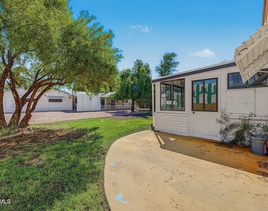 10123 N 96th Avenue - Photo Thumbnail 28