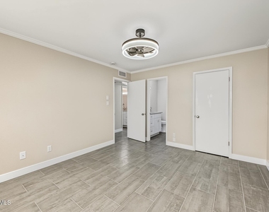 10123 N 96th Avenue - Photo Thumbnail 11