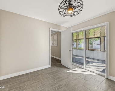 10123 N 96th Avenue - Photo Thumbnail 20
