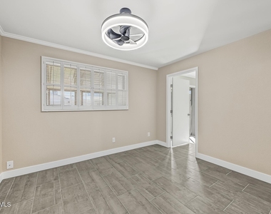 10123 N 96th Avenue - Photo Thumbnail 16