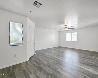 3065 N 67th Avenue - Photo Thumbnail 3