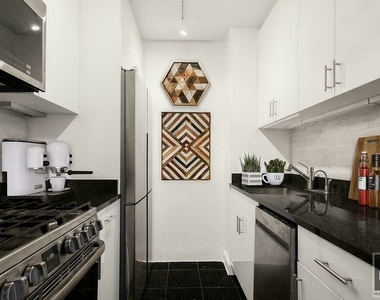 East 75th Street - Photo Thumbnail 2