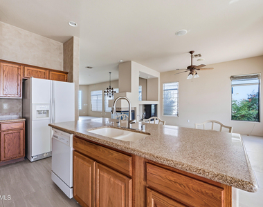2219 E Valencia Drive - Photo Thumbnail 10