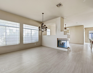 2219 E Valencia Drive - Photo Thumbnail 4