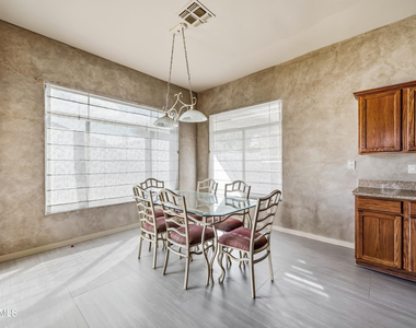 2219 E Valencia Drive - Photo Thumbnail 12