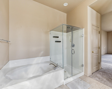 2219 E Valencia Drive - Photo Thumbnail 18