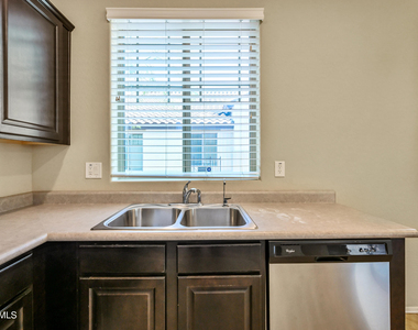 2520 E Boston Street - Photo Thumbnail 9
