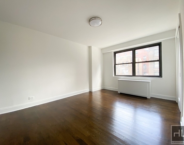 E 16 St - Photo Thumbnail 5