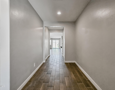 2414 E Hazeltine Way - Photo Thumbnail 1