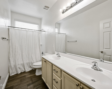 2414 E Hazeltine Way - Photo Thumbnail 20